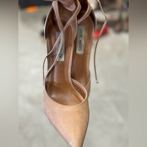 Steve Madden suede pumps